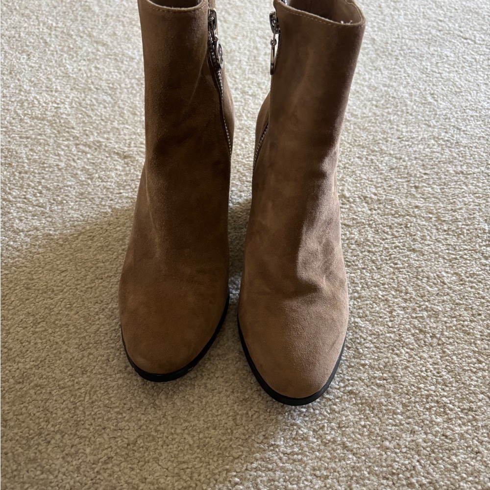 Tan Ankle Boots with Suede Texture and Rounded Toe